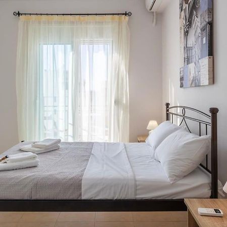 Comfy Central Square Gem With Balcony Apartment Kalamata Ngoại thất bức ảnh
