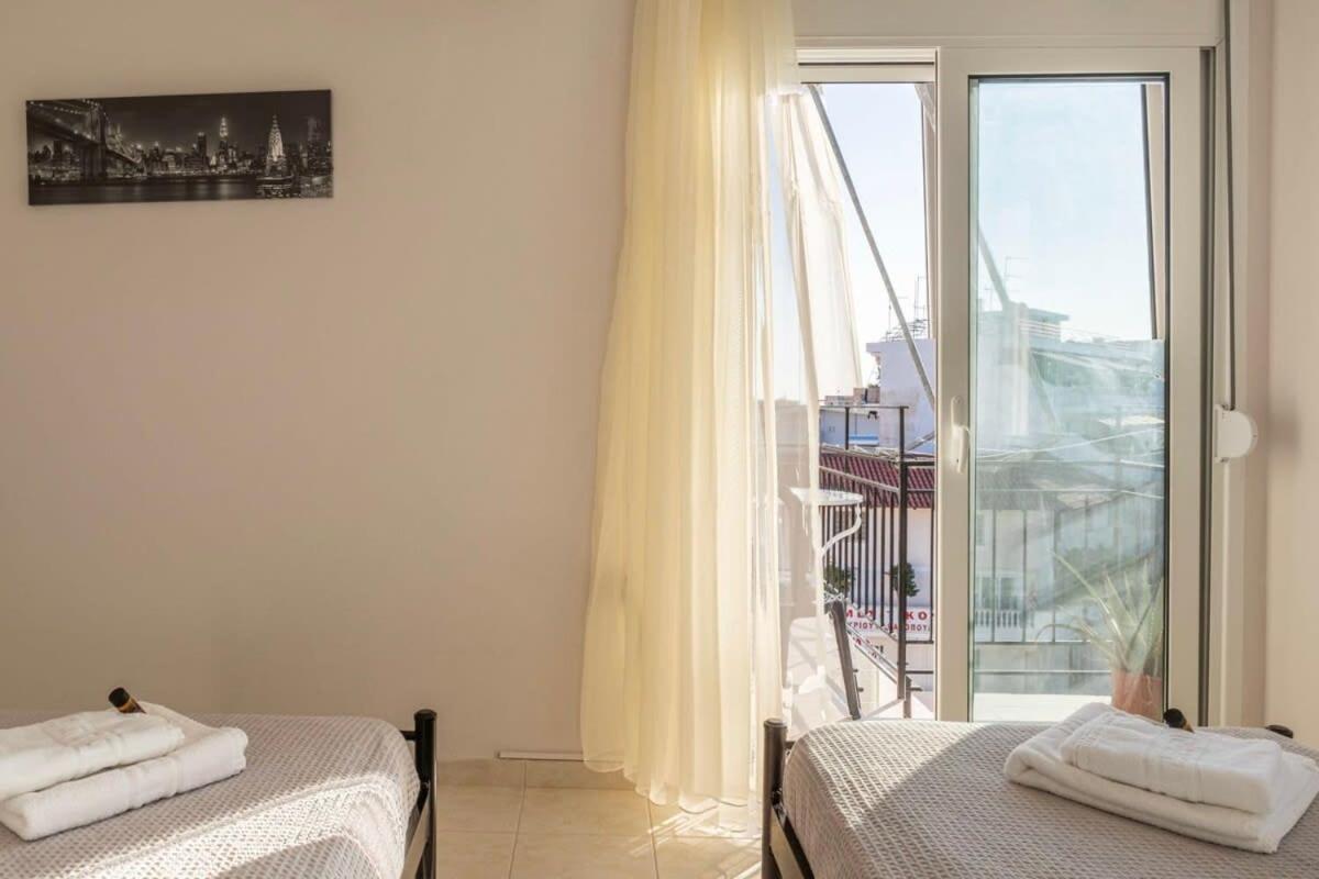 Comfy Central Square Gem With Balcony Apartment Kalamata Ngoại thất bức ảnh