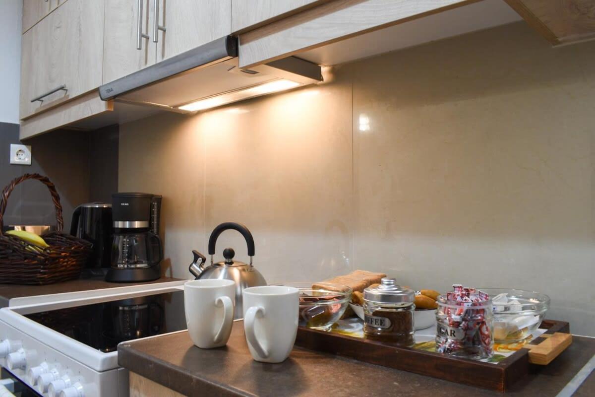 Comfy Central Square Gem With Balcony Apartment Kalamata Ngoại thất bức ảnh