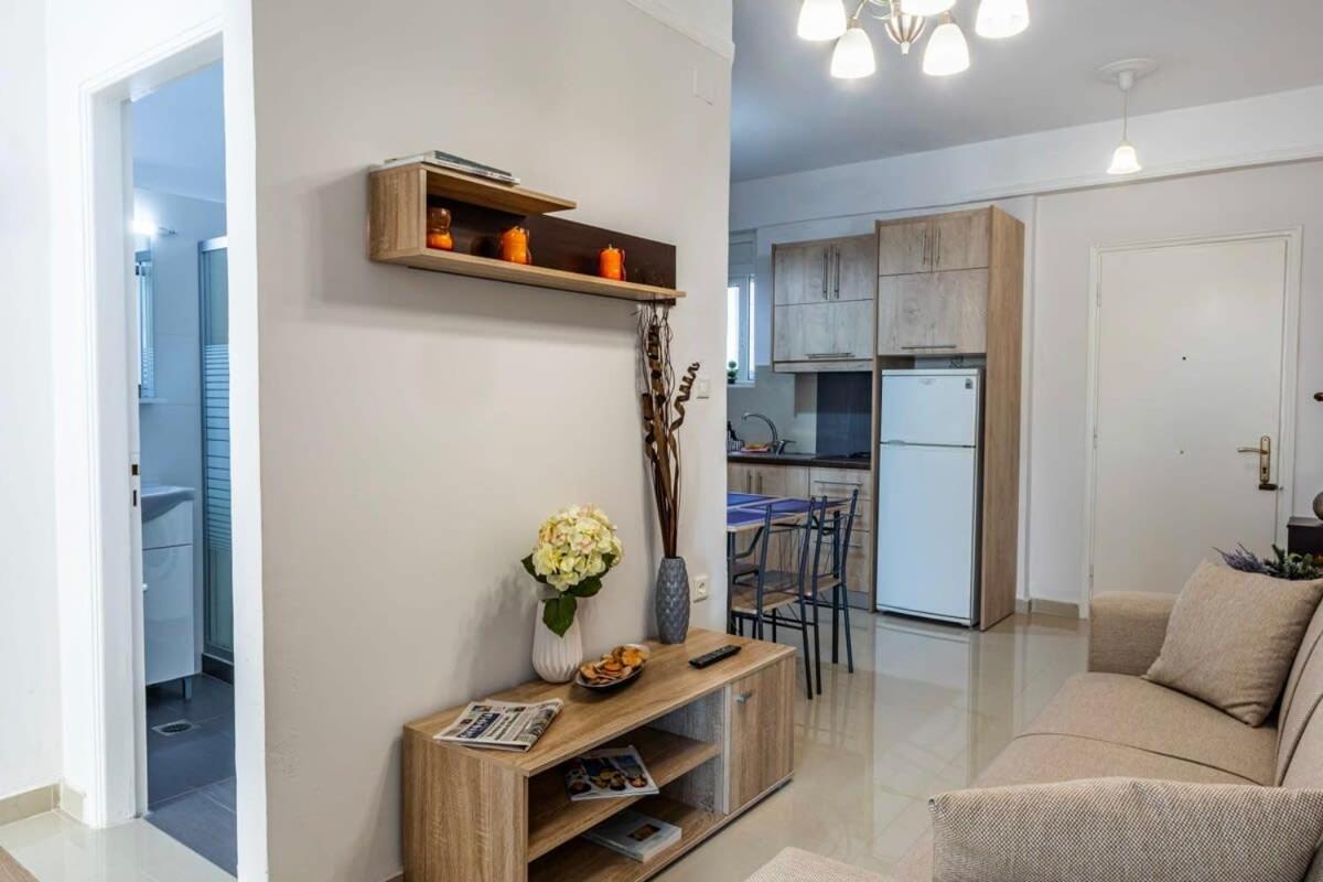 Comfy Central Square Gem With Balcony Apartment Kalamata Ngoại thất bức ảnh